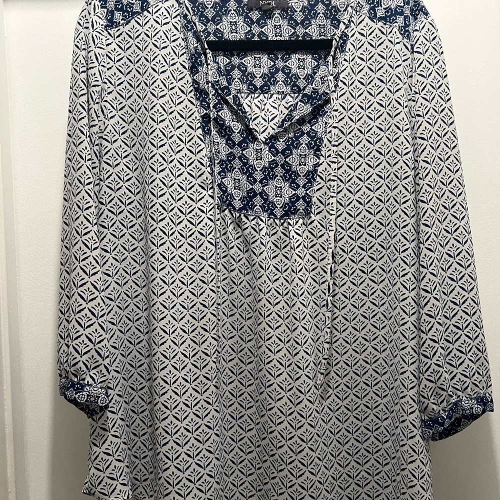 NYDJ Blue and White 3/4 Sleeve Tie Front Blouse